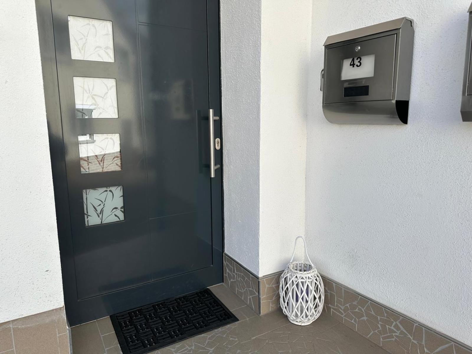 Wohnung In Muelheim-Kaerlich エクステリア 写真
