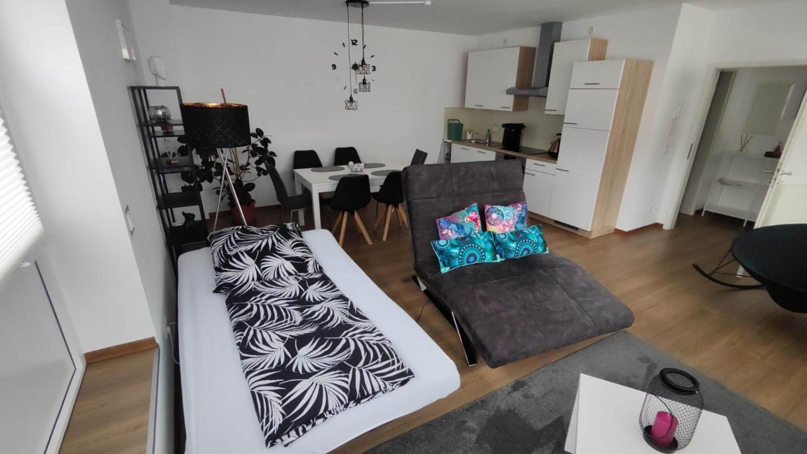 Wohnung In Muelheim-Kaerlich エクステリア 写真
